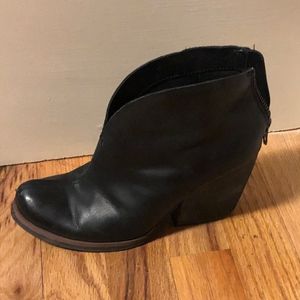 Korks Women's shamira black booties Size 6.5